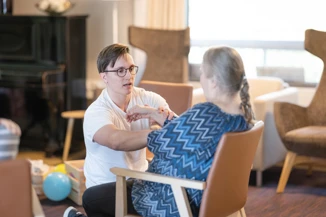 Kotikäynneillä kuntoutus tapahtuu arjen toimintaympäristössäsi tarpeitasi kuunnellen