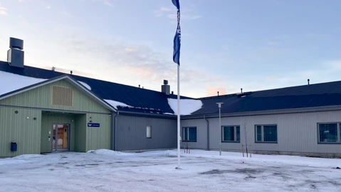 Ainon kartano kuvattuna ulkoa talvella
